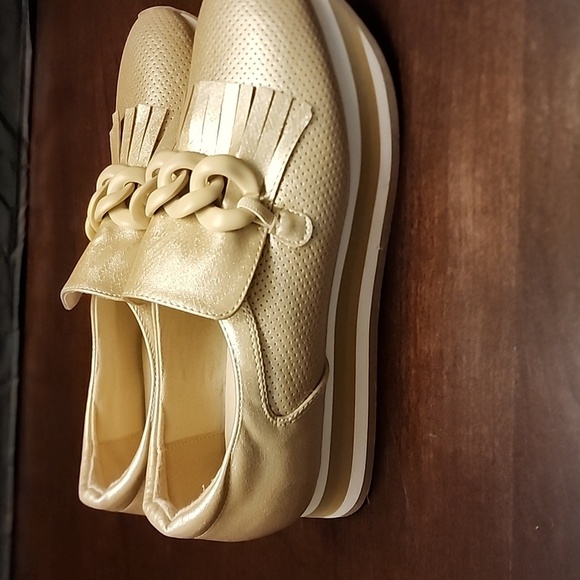 Coconut by Matisse Gold Bess Platform Loafer sz 9 - Picture 5 of 8